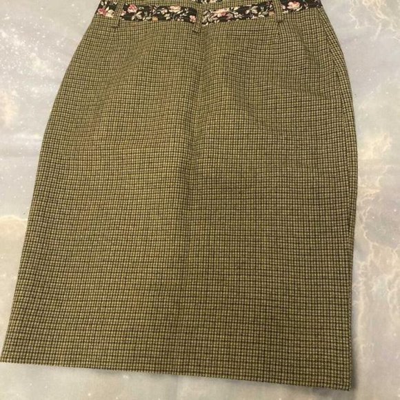 PAUL SMITH BLACK TWEED GREEN FLORAL SKIRT - Picture 1 of 2
